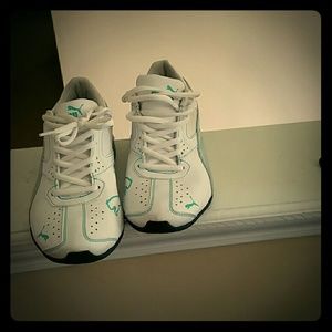 Women's running shoes very well kept